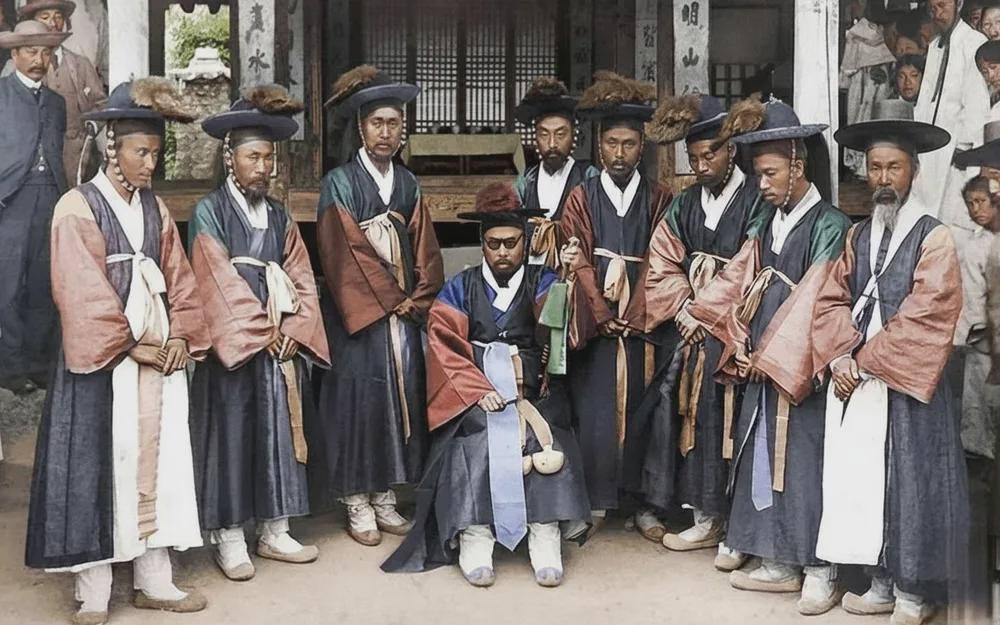 military Officials in Uniform, Joseon Korea, 1890s, colorize…